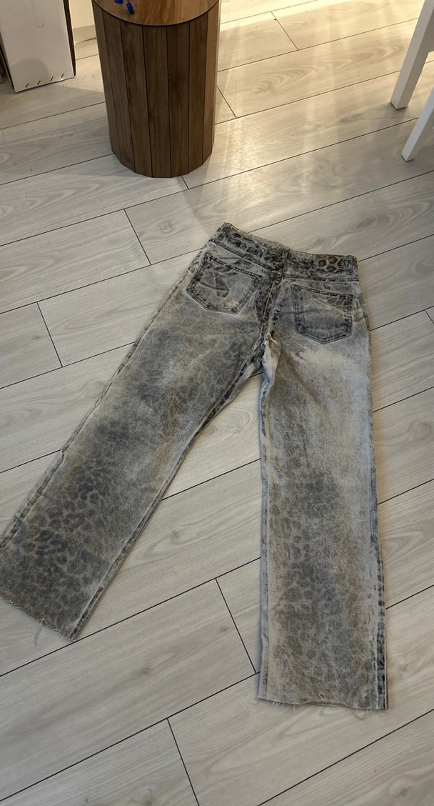 Gri eskitme Yılan Desenli Kadın Salaş Jean - Görsel 4