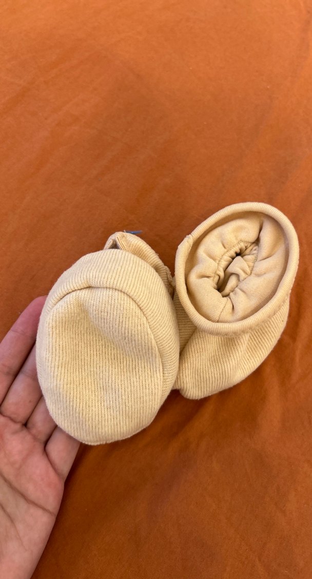 Yenidoğan bebek için kiraz çekirdekli patik - Görsel 4