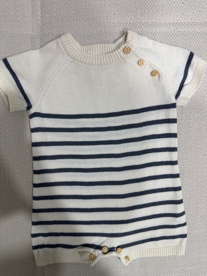 Beyaz Gri Çizgili Kısa Kollu Triko Tulum - Görsel 2