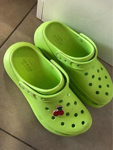 Crocs platform terlik