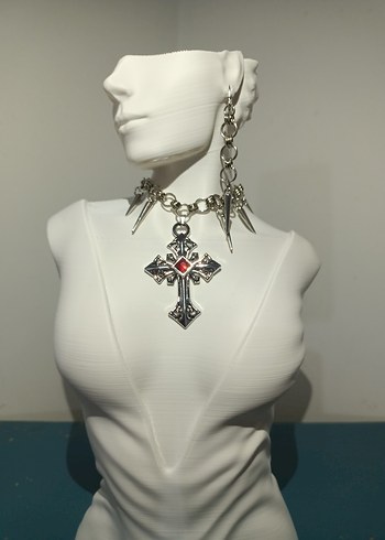 Kırmızı Taşlı Gotik Zincir Kolye