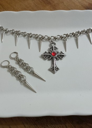 American Vintage Kırmızı Taşlı Gotik Zincir Kolye