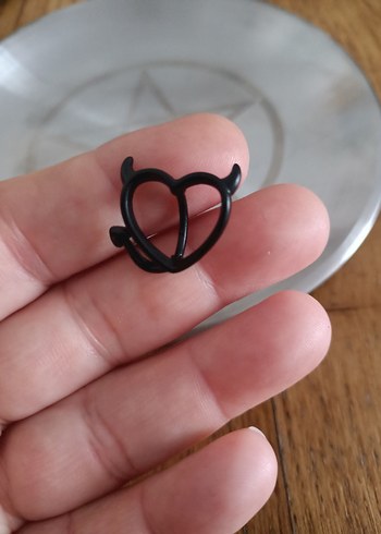 şeytan kalp göbek piercing - Görsel 4