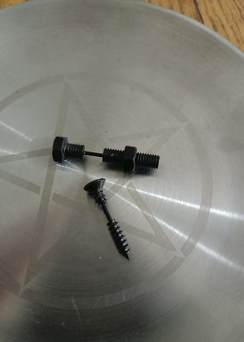 Siyah Gotik Somun vida küpe - Görsel 2