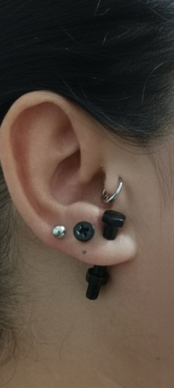 Siyah Gotik Somun vida küpe - Görsel 4