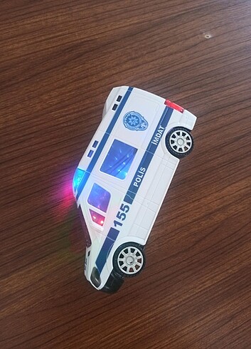Beden Renk Ambulans ve polis arabasi