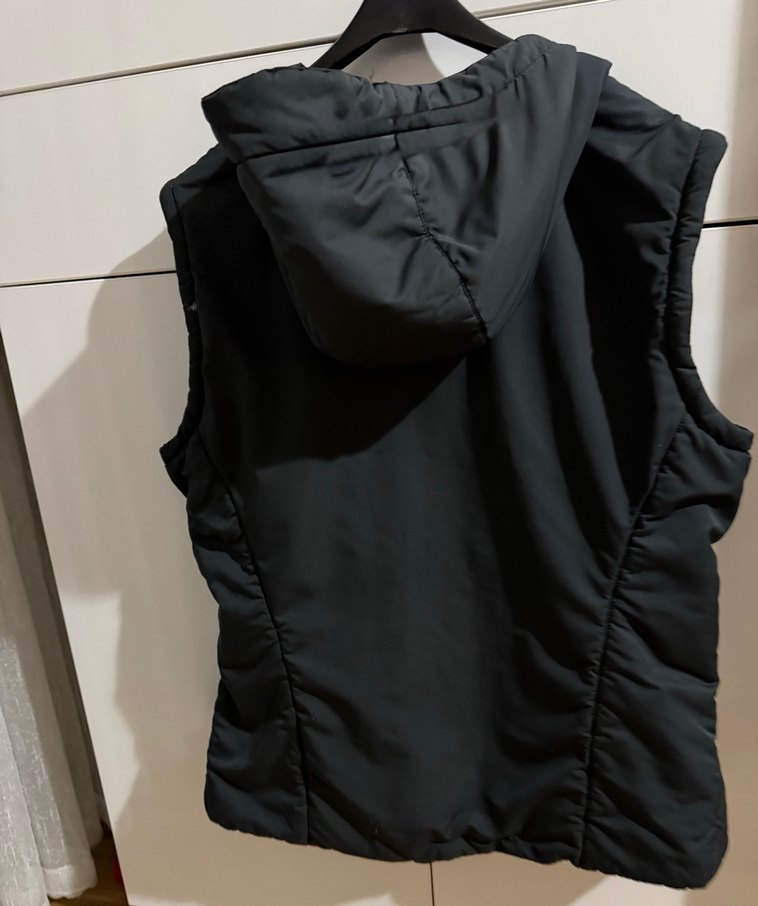 Siyah Kapüşonlu Fermuarlı kadın yelek - Görsel 2