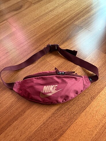Nike Bel ve kol çantası