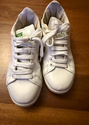Adidas Beyaz Bağcıklı Kadın Spor Ayakkabı