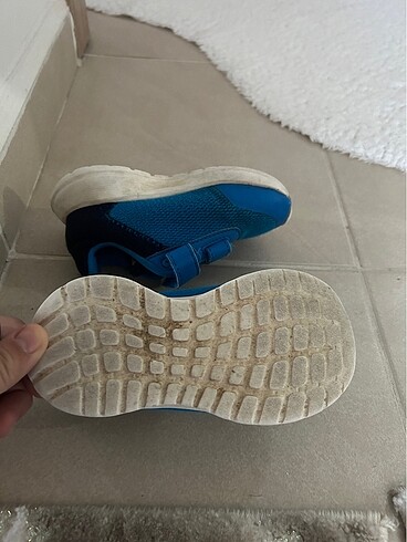 24 Beden Spor ayakkabı