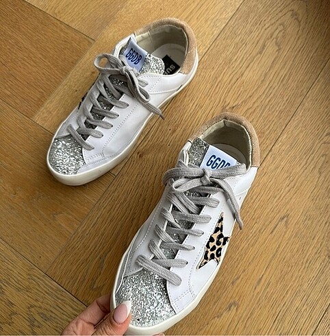 Golden Goose Deluxe Simli leoparlı golden goose