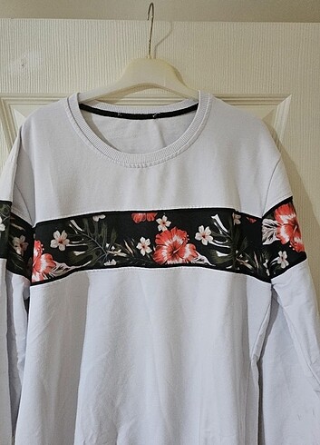 Sweetshirt