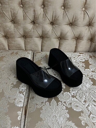 Zara Zara platform