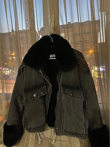 Siyah Kürklü Peluş Kot Ceket