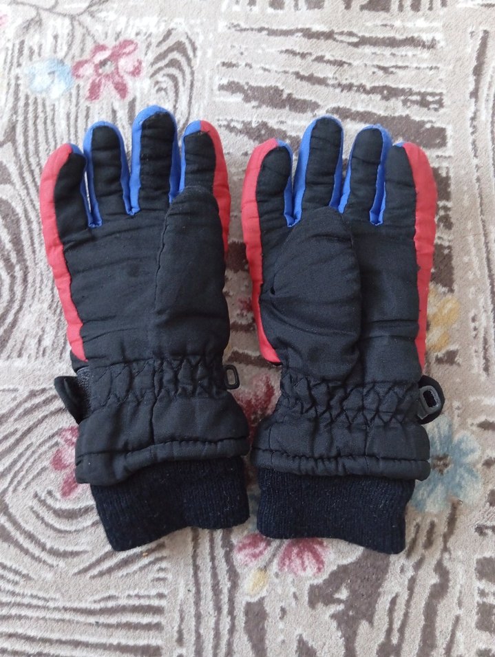 Çocuk Siyah Renkli Nakışlı Kar Eldiveni - Görsel 2
