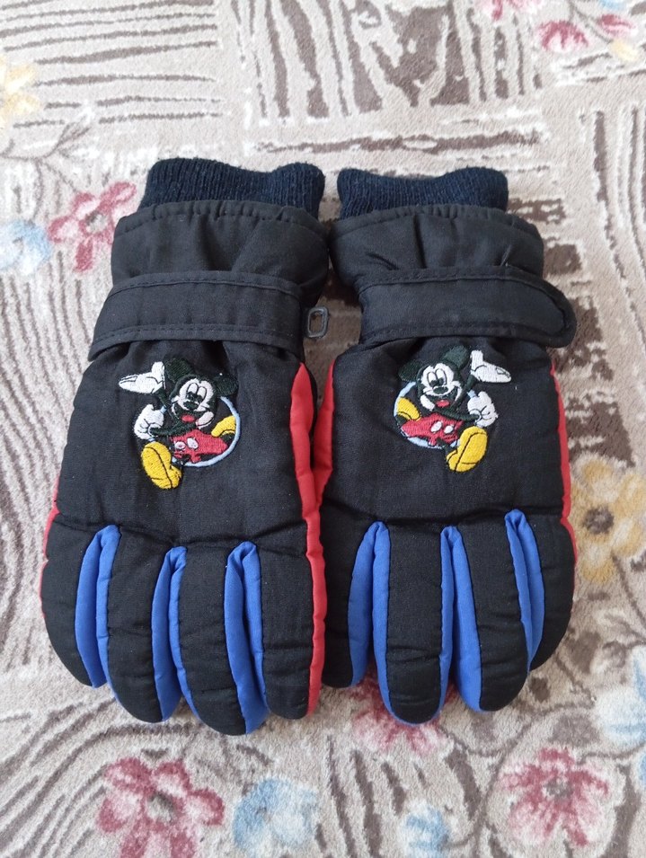 Çocuk Siyah Renkli Nakışlı Kar Eldiveni - Görsel 4