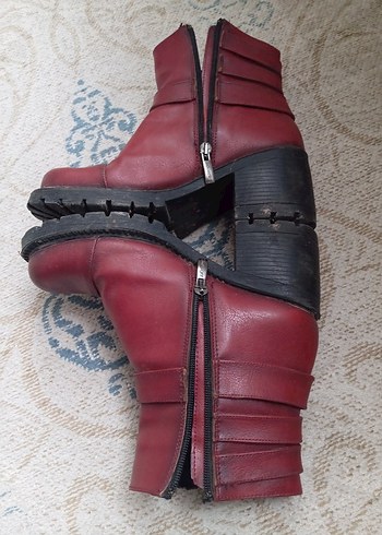 Kırmızı Deri Tokalı Kadın Bot - Görsel 4