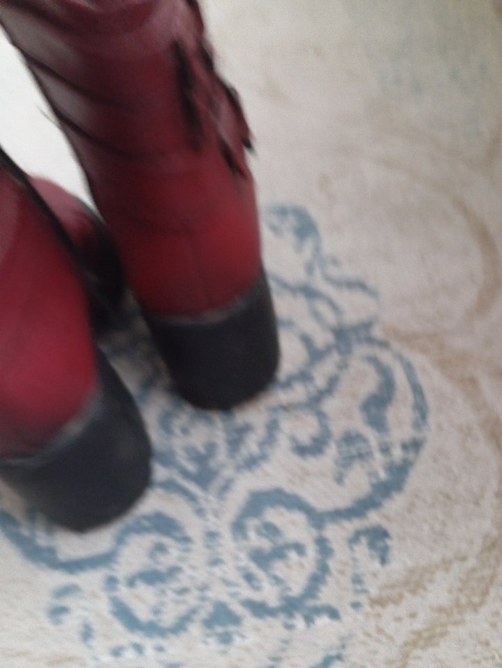 Kırmızı Deri Tokalı Kadın Bot - Görsel 3