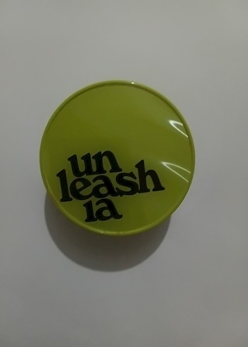 unleashia satin wear healthy green cushion