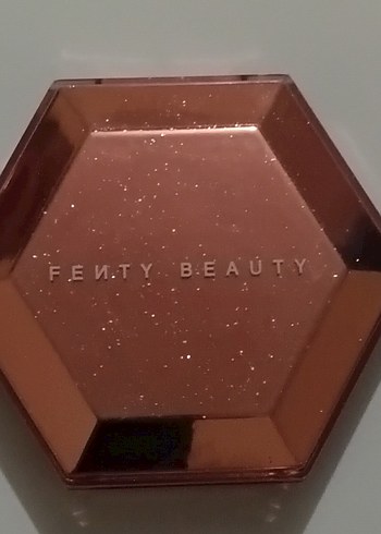 Fenty Beauty rose rave highlighter