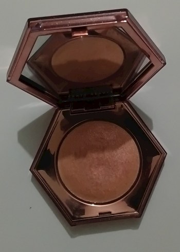 Fenty Beauty Fenty Beauty rose rave highlighter