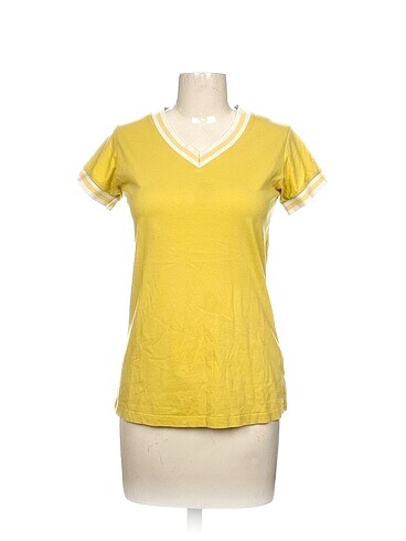 Defacto T-shirt %70 İndirimli.
