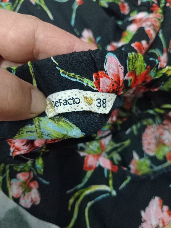 Çiçek Desenli Straplez Mini Tulum - Görsel 3