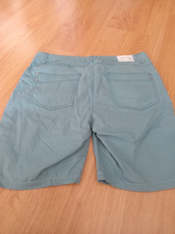 Kadın Mavi Denim Bermuda Şort Kemerli - Görsel 4