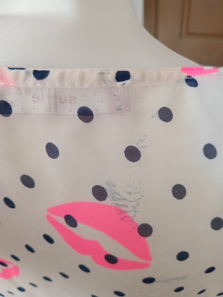 Puantiyeli ve Pembe Desenli pareo - Görsel 3