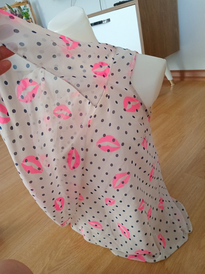 Puantiyeli ve Pembe Desenli pareo - Görsel 4