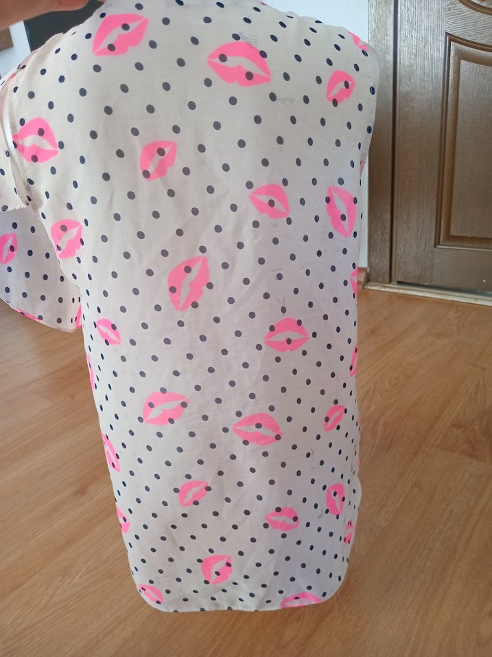 Puantiyeli ve Pembe Desenli pareo - Görsel 2