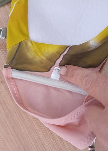 Sarı Pilili Bağlamalı Bikini Üstü - Görsel 3