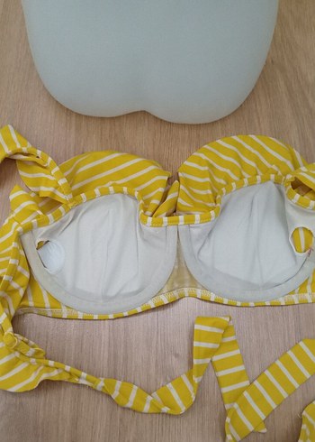 Sarı Çizgili Fırfırlı Mini Bikini ust - Görsel 3