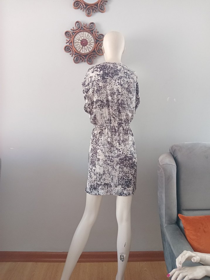 Gri V Yaka Bağlamalı pareo - Görsel 2