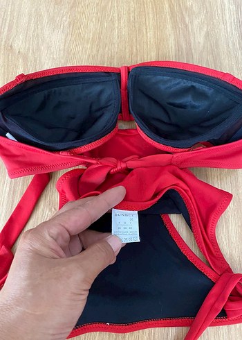 Diğer Parlak Kırmızı Mini Bikini Takımı