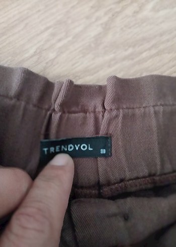 Trendyol & Milla Düğmeli Kahverengi Keten Mini Şort