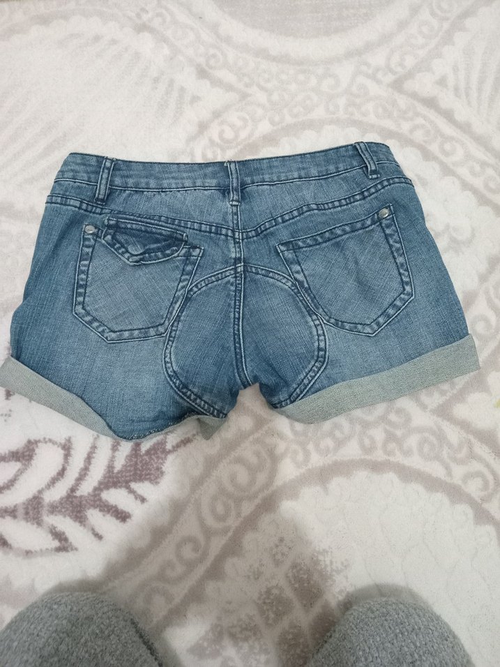 Düğmeli Kısa Mavi Denim Şort - Görsel 3