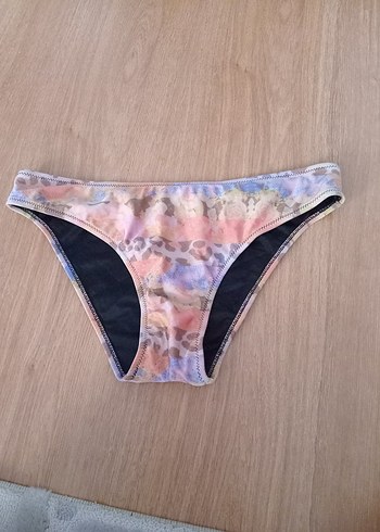 Çok Renkli Bağlama Desenli Bikini Altı