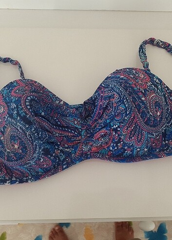 Bikini ust