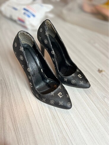 Pierre cardin stiletto