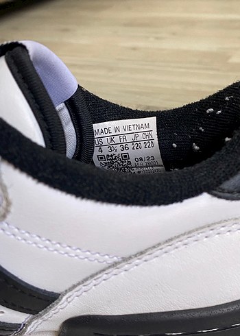 Adidas Adidas Beyaz Siyah Bağcıklı Kadın Spor Ayakkabı