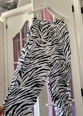 xs Beden beyaz Renk Zebra Desenli Kadın Pilili Kumaş Pantolon