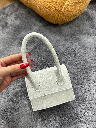 Urban Outfitters Beyaz Croco Desen Mini Çanta