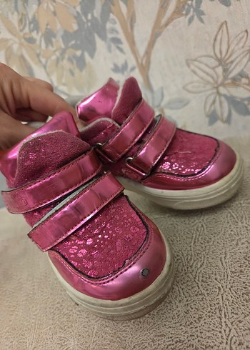 Vicco Vicco Kız Çocuk Parlak Pembe Cırt Cırtlı Spor Ayakkabı