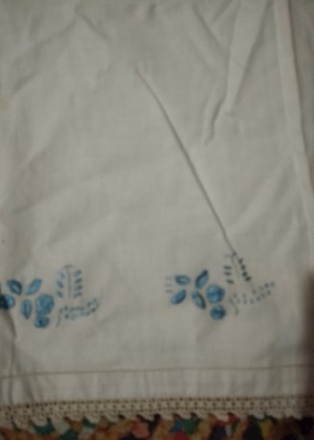 Nakışlı Beyaz Yastık Kılıfı - Görsel 3