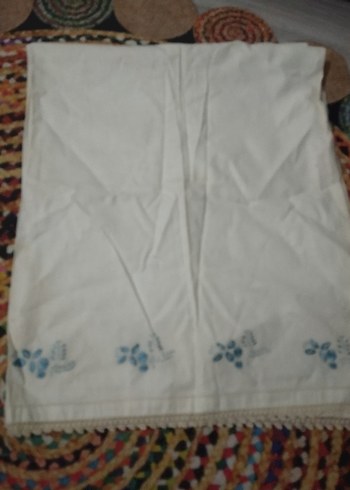 Nakışlı Beyaz Yastık Kılıfı - Görsel 2