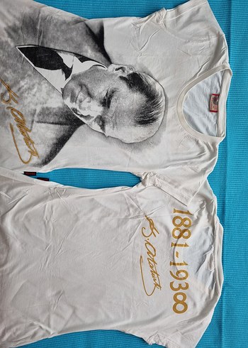 Atatürk Baskılı Beyaz Kadın Kısa Kollu Tişört