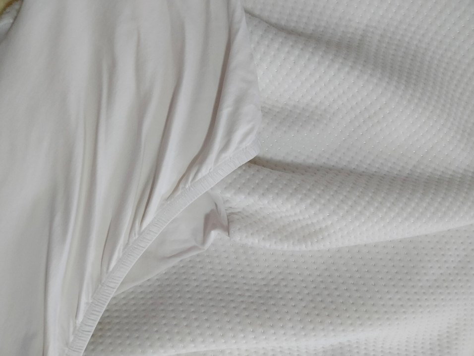 Beyaz Yatak Koruyucu/Alez - Görsel 3
