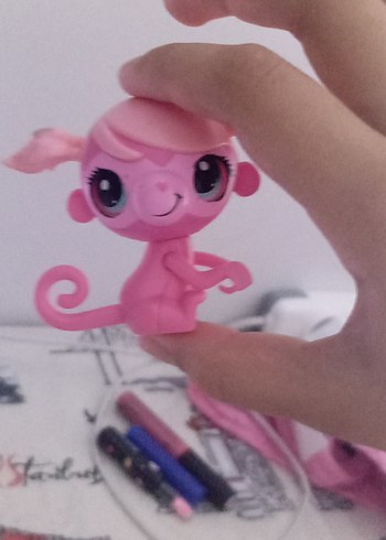 Pastel Pembe Maymun Figür