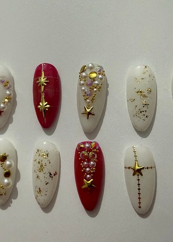 Yeni yıl Beyaz ve Renkli Yıldızlı Tırnak Süslemeleri - Görsel 4